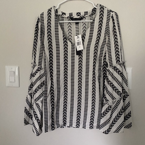 Supply & Demand Bell Sleeve Top - Picture 1 of 6